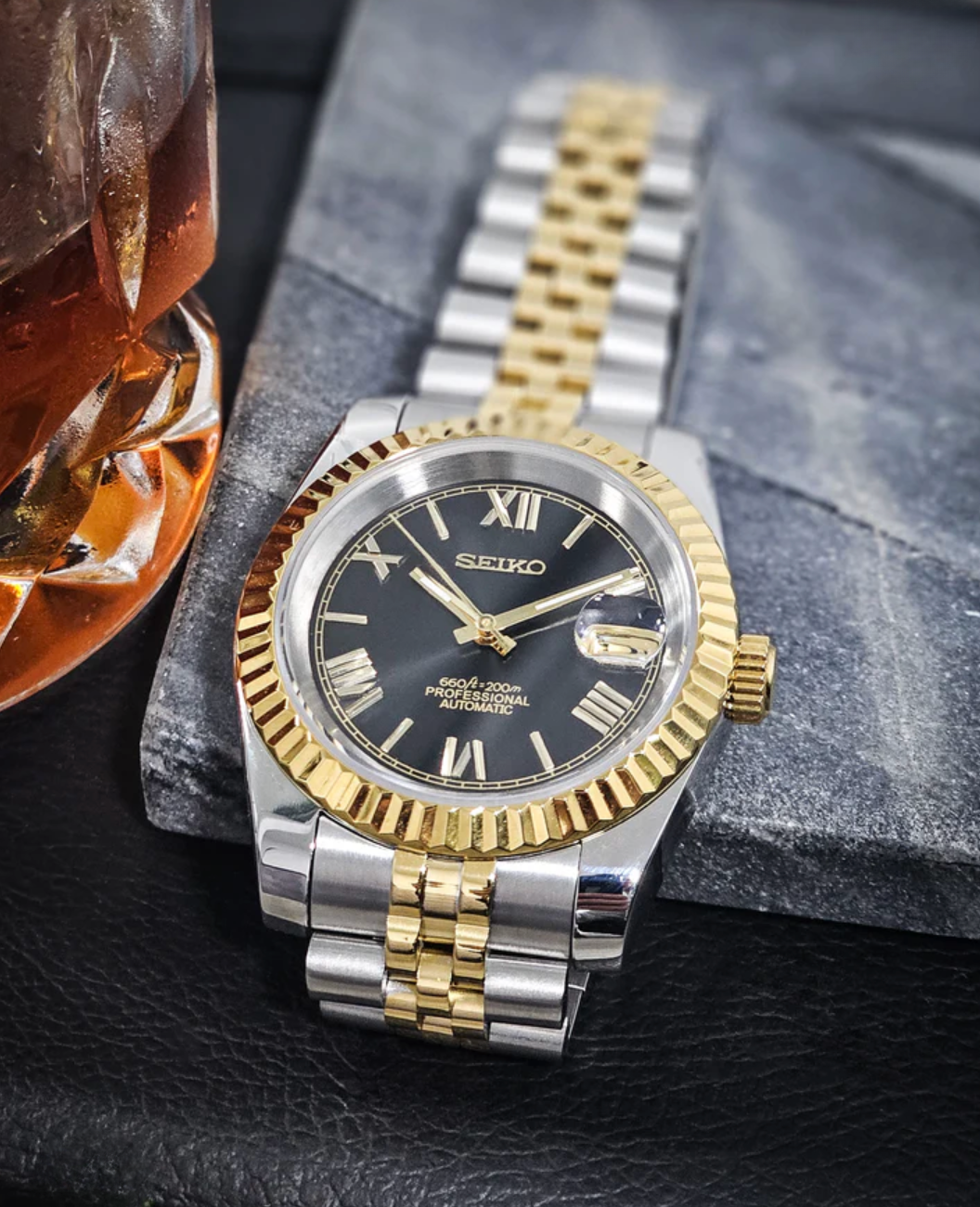 SEIKOJUST FLUTED | TWOTONE BLACK ROMAN