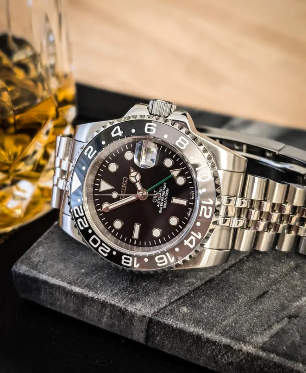 SEIKOGMT | BRUCE WAYNE