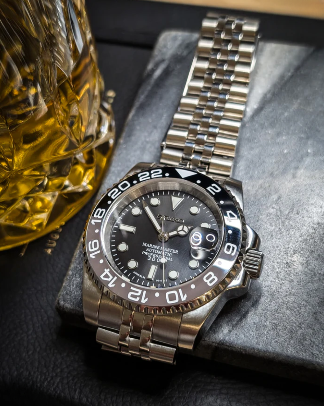 SEIKOSUB 24H | BRUCE WAYNE