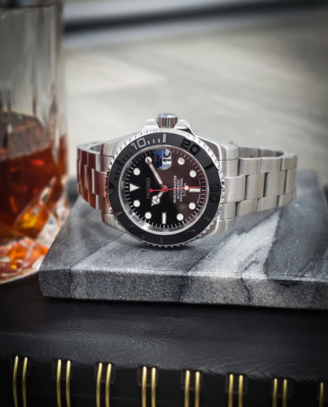 SEIKOYACHT | CRIMSON SMOKE