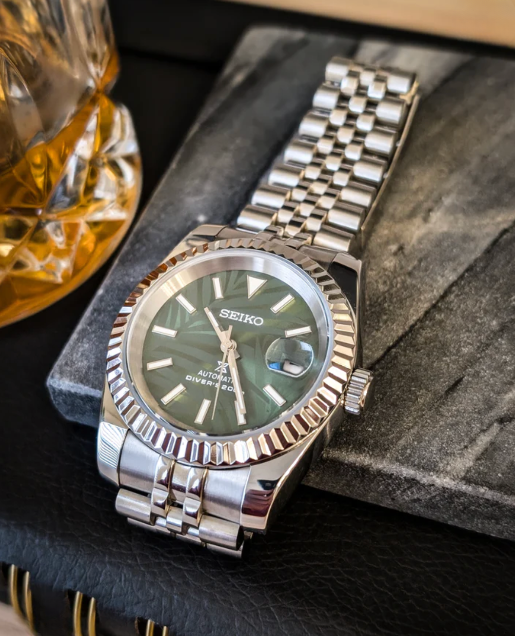 SEIKOJUST FLUTED | PALM LEAVES GREEN