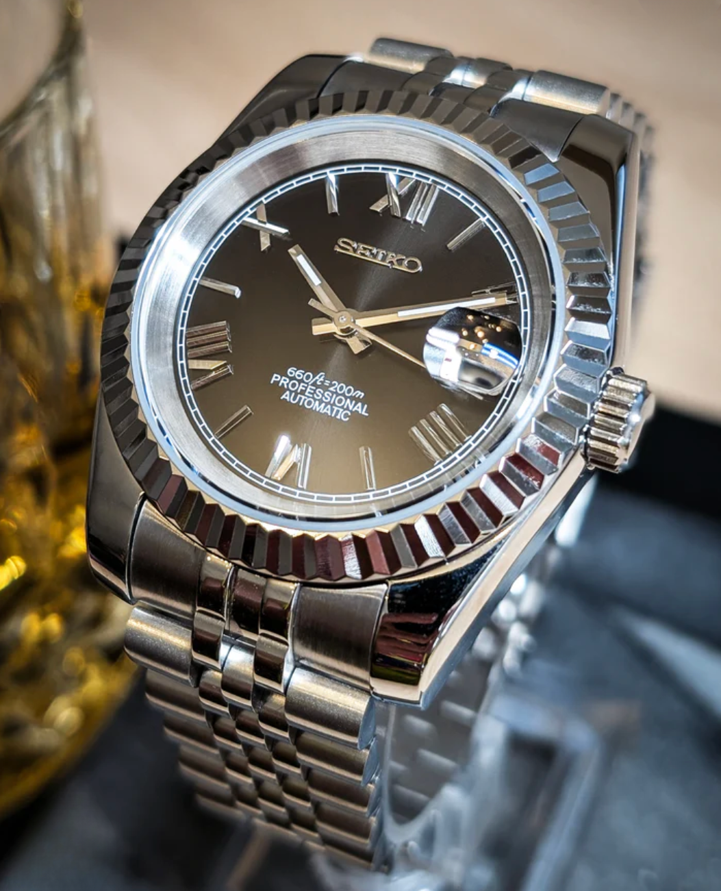 SEIKOJUST FLUTED | ROMAN BLACK