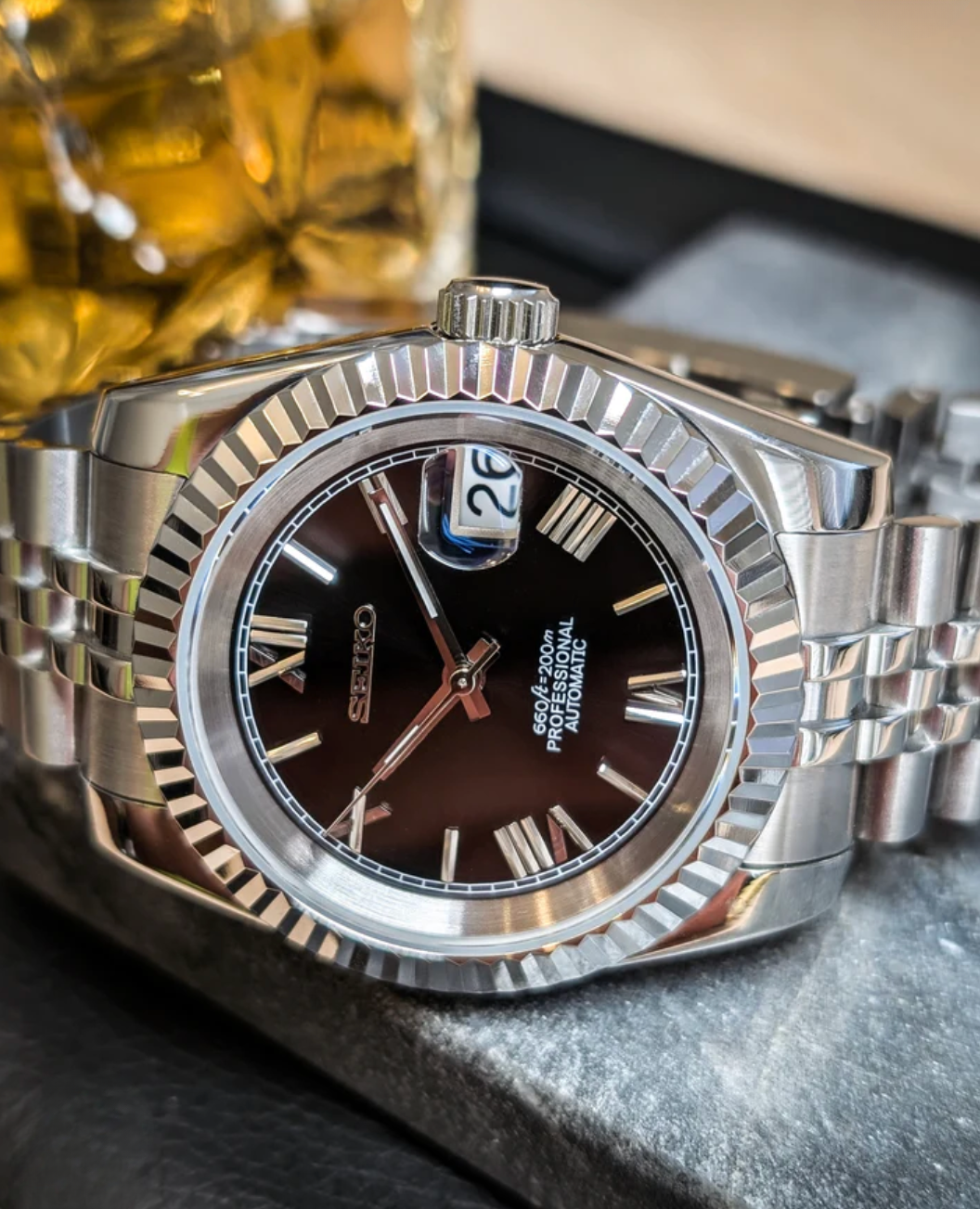 SEIKOJUST FLUTED | ROMAN BLACK