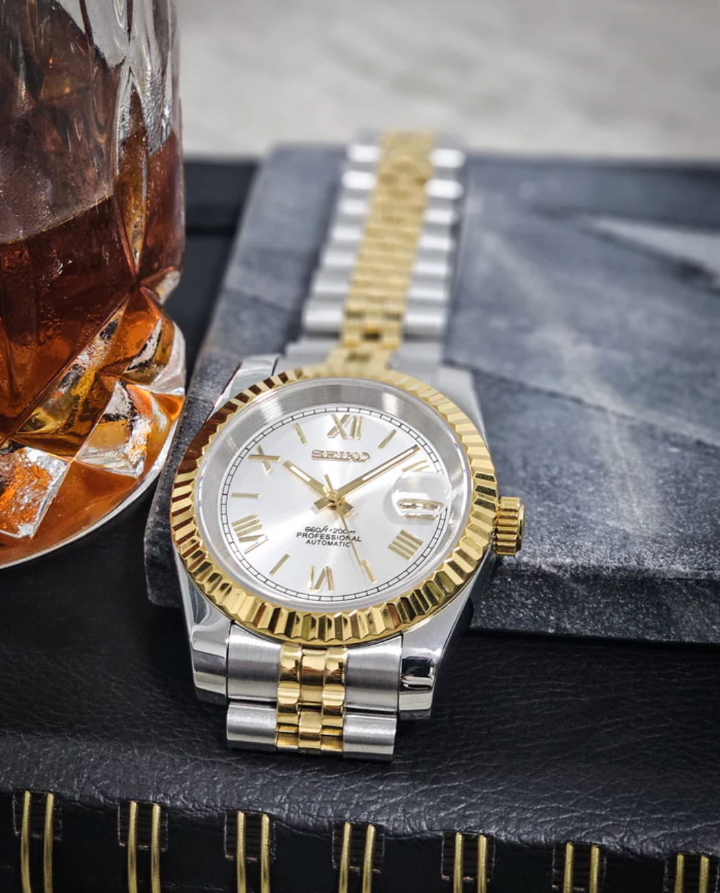 SEIKOJUST FLUTED | TWOTONE WHITE ROMAN