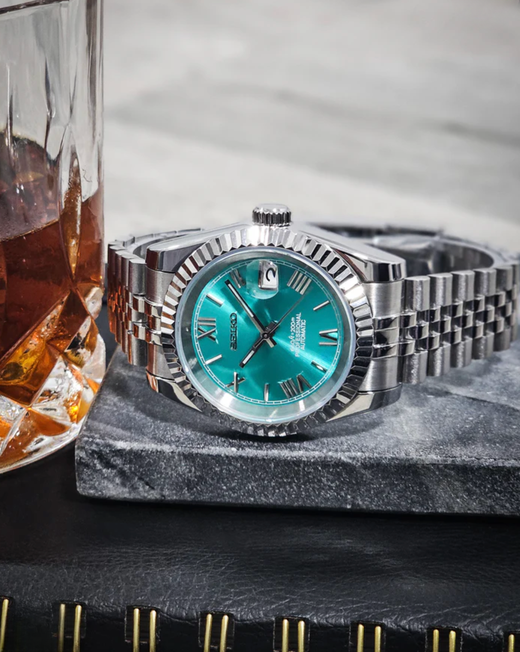 SEIKOJUST FLUTED | ROMAN TIFFANY