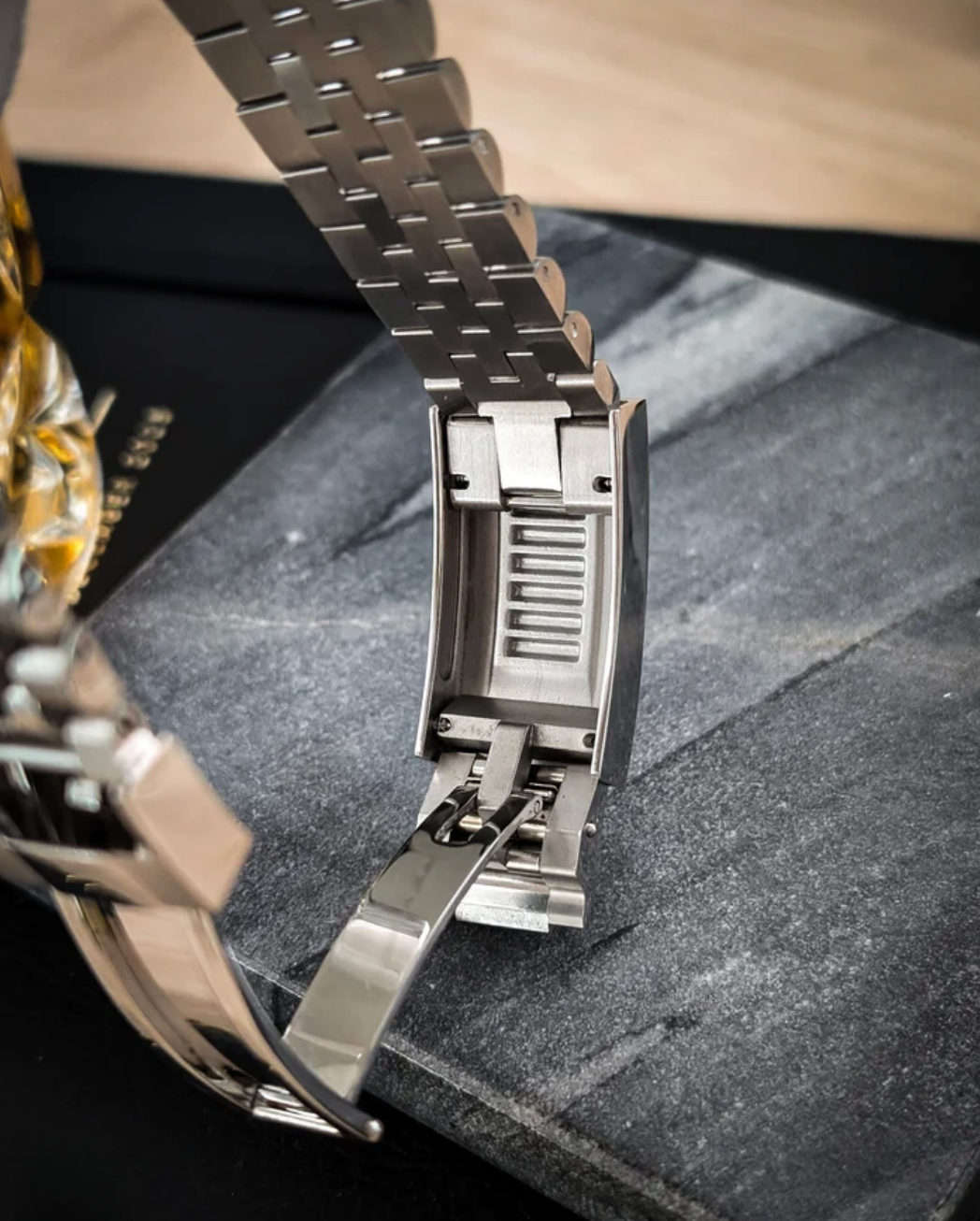 SEIKOJUST FLUTED | ROMAN TIFFANY