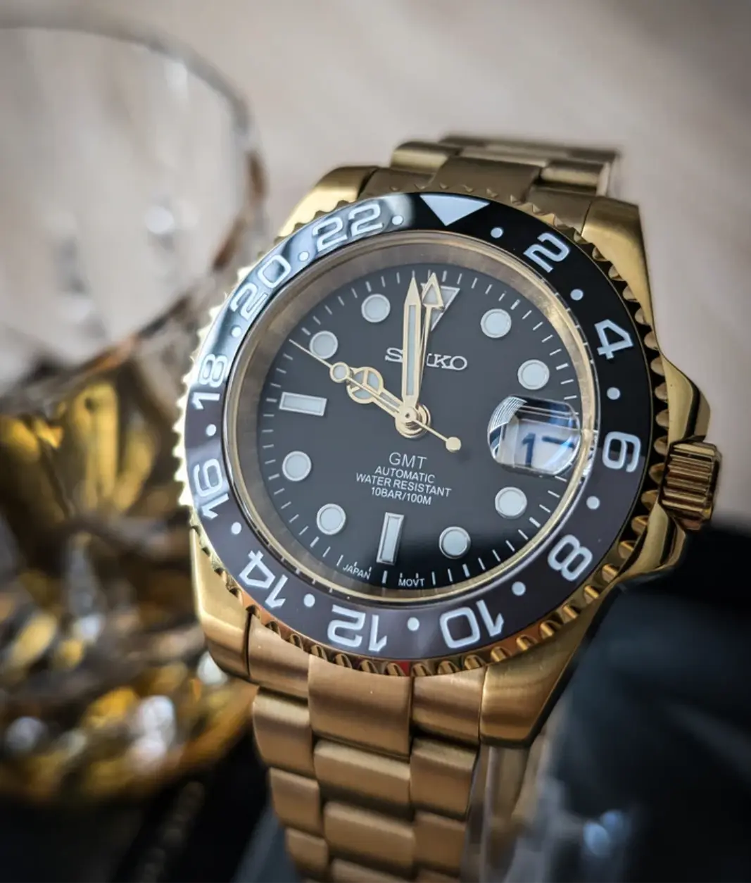 SEIKOGMT | GOLD BRUCE WAYNE