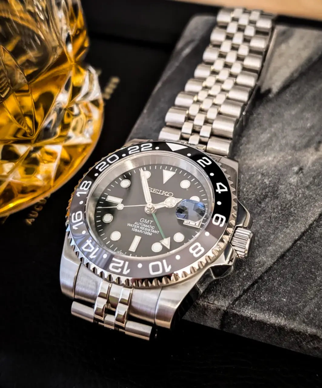 SEIKOGMT | BRUCE WAYNE