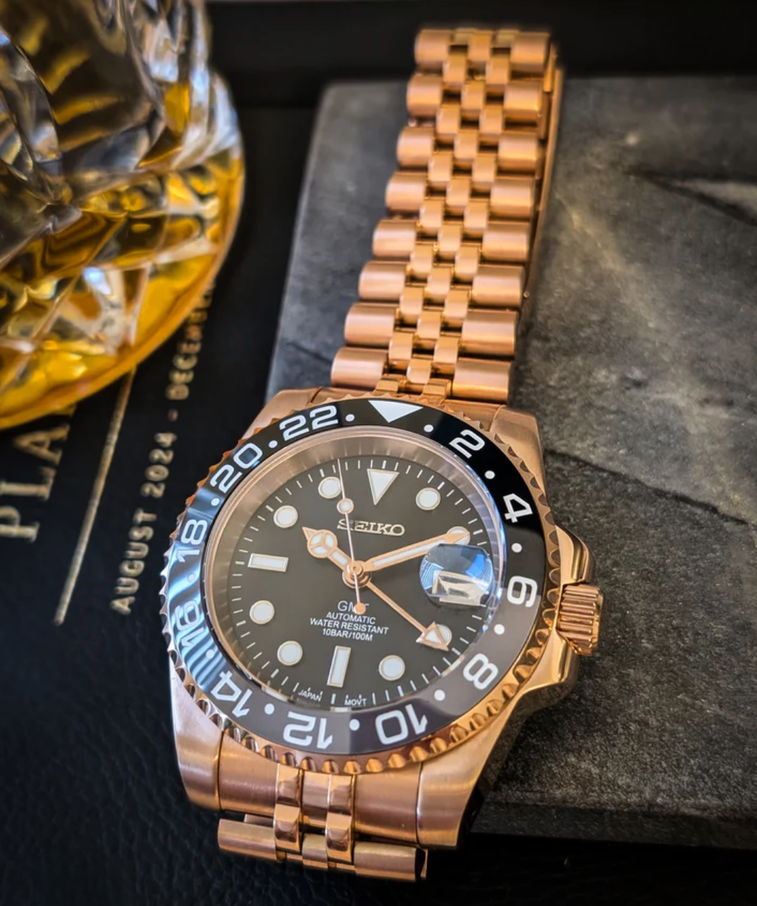 SEIKOGMT | ROSE GOLD BRUCE WAYNE